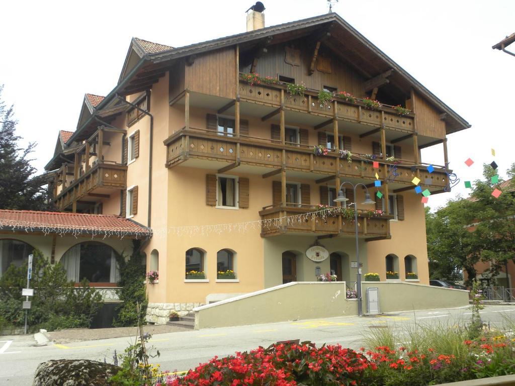 Residence Serrada Serrada