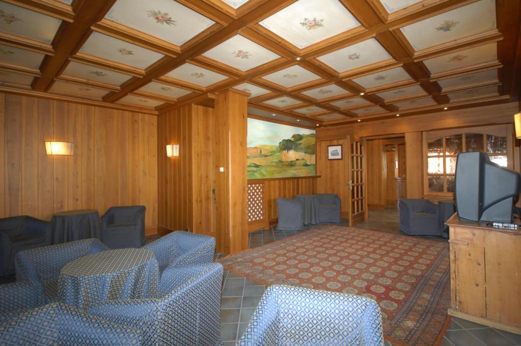 Aparthotel Residence Serrada 3*